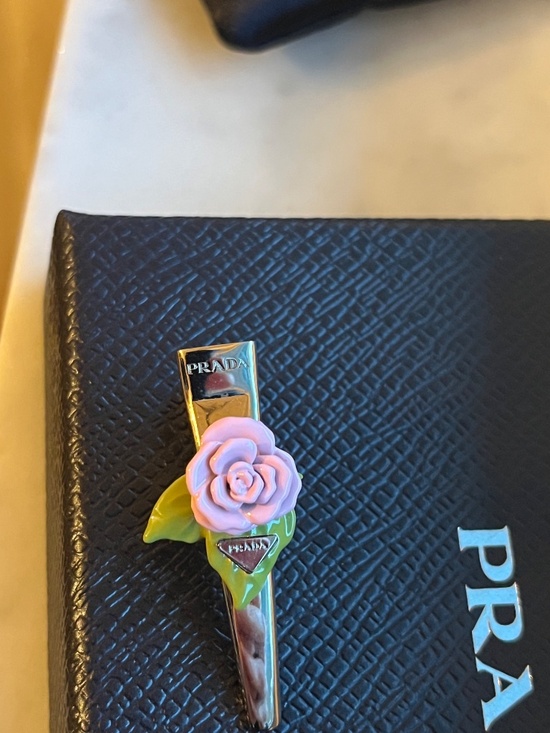 Prada Pink Enamelled Flower Metal Hair Clip Claw W/ Original Boxing main image 4